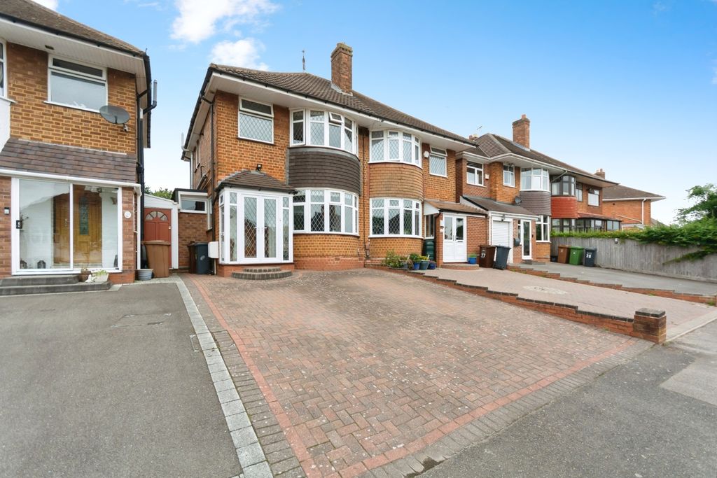 Property photo 1 of 16 Frontage