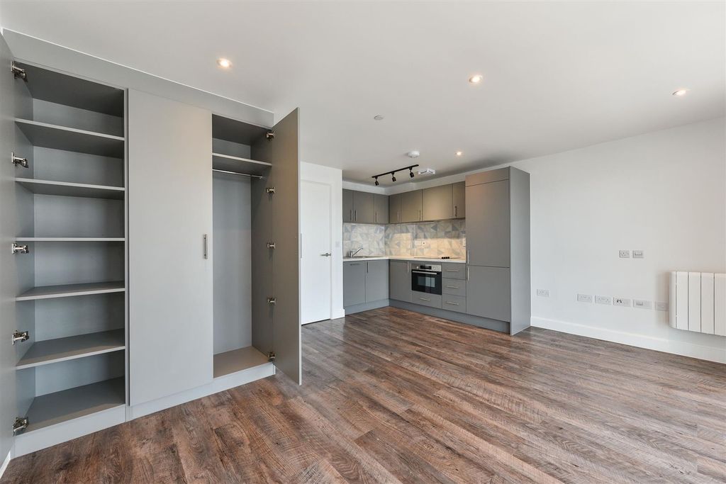 Property photo 1 of 14 Brunel House 7.Jpeg
