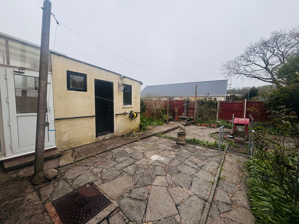 Additional image 12 of 3 bed semi-detached house to rentCeiriog Close, Barry CF63