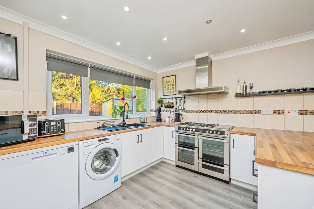 Property photo 2 of 25 Pbox-Img.Jpg