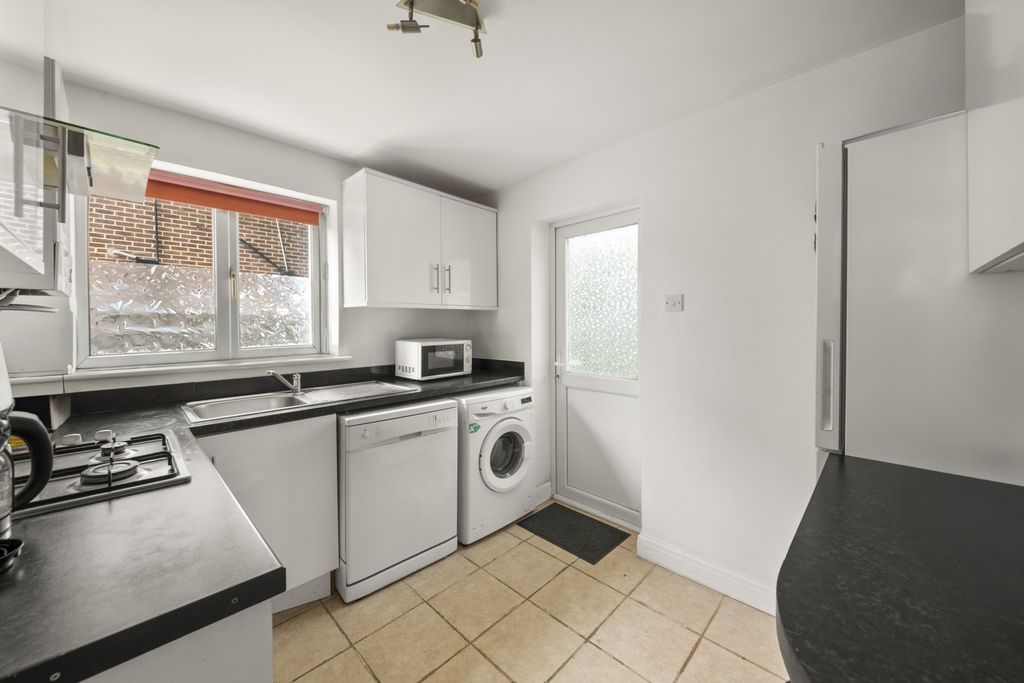 Property photo 3 of 10 Photo 6