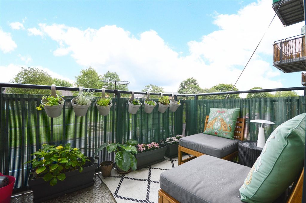 Property photo 2 of 16 Balcony