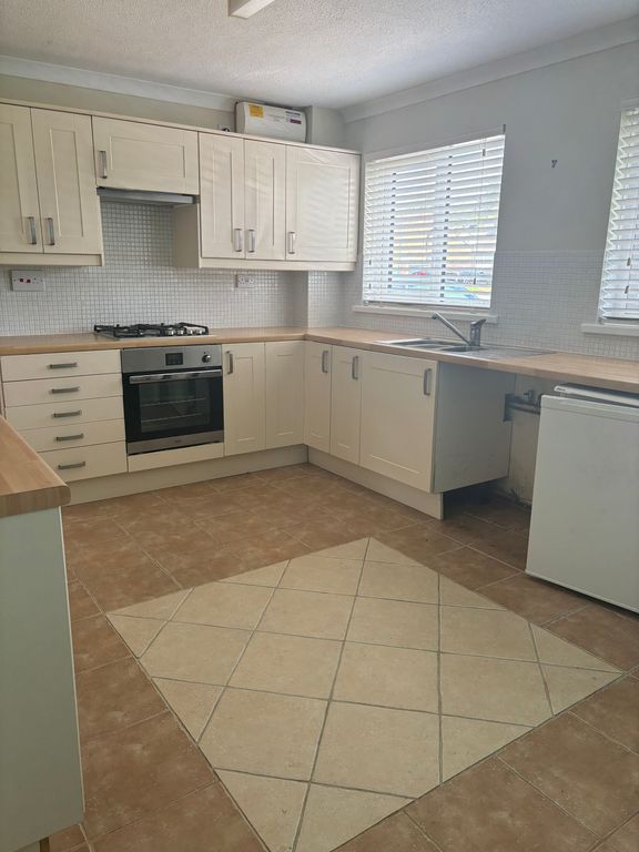Property photo 1 of 14 Img_2733