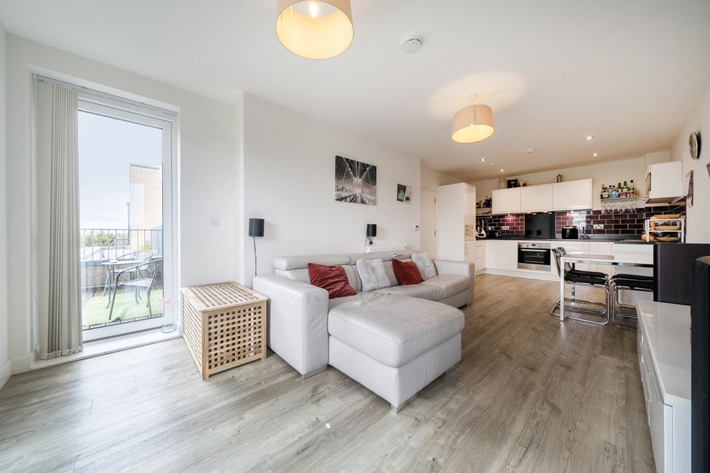 Property photo 3 of 18 1455554-9-6A01E7E...
