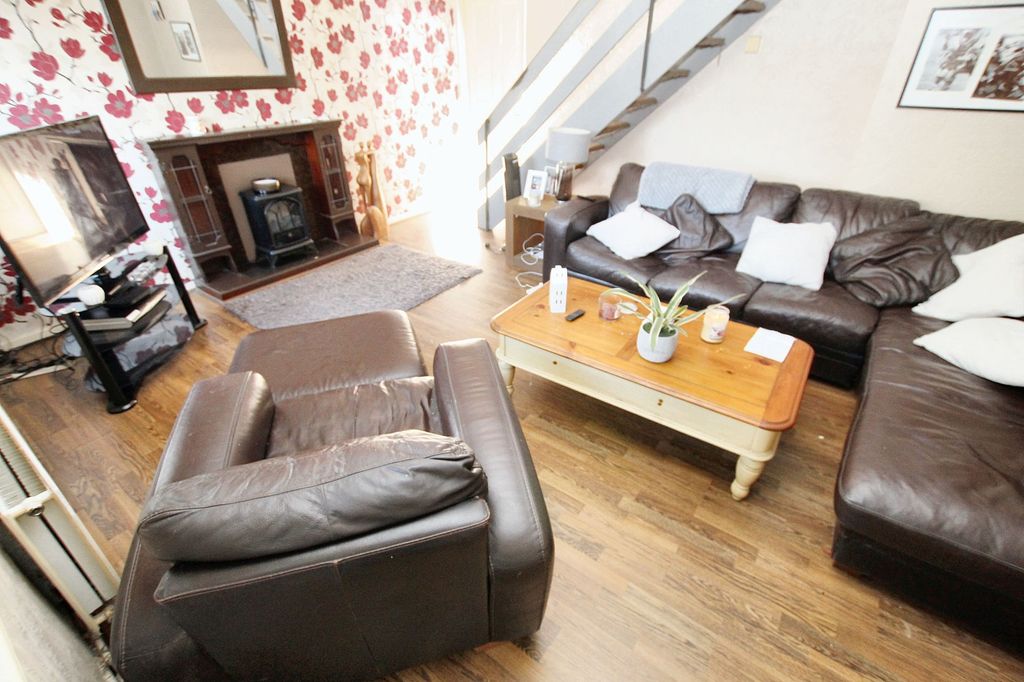 Property photo 3 of 18