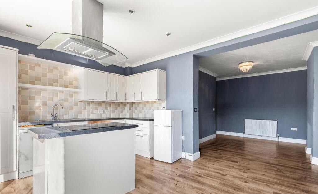 Property photo 3 of 21