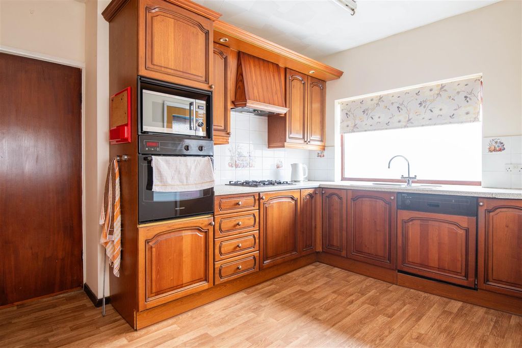 Property photo 3 of 23 Kitchen