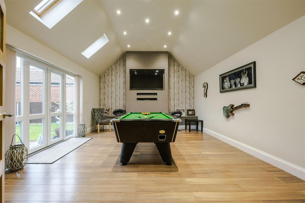 Property photo 3 of 19 Billiard Room