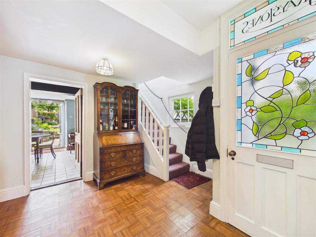 Property photo 2 of 34