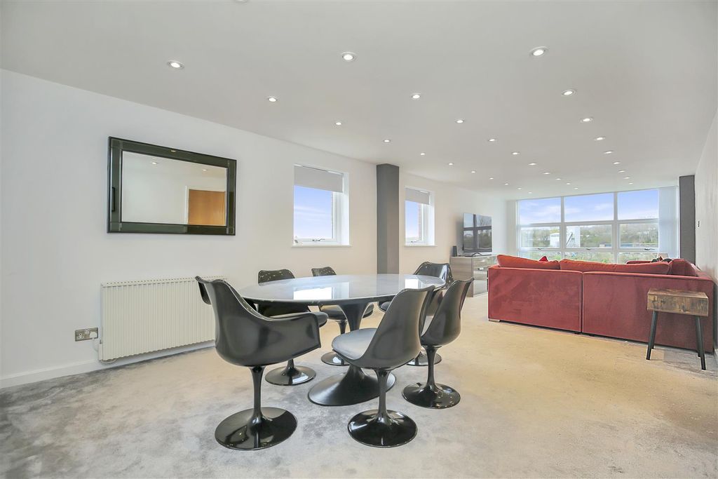 Property photo 3 of 27 Img_5142.Jpg_Enhanced.Jpg