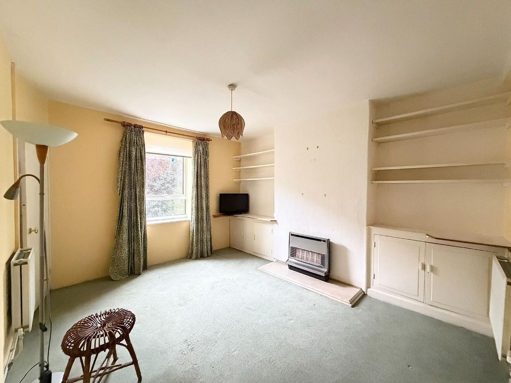 Property photo 2 of 30