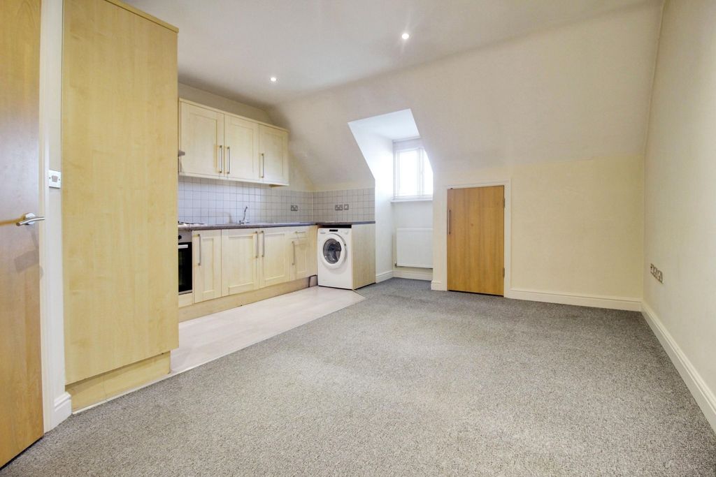 Property photo 2 of 8