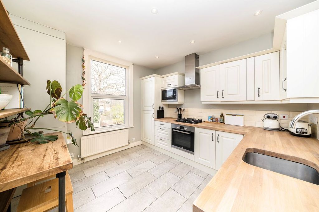 Property photo 3 of 5