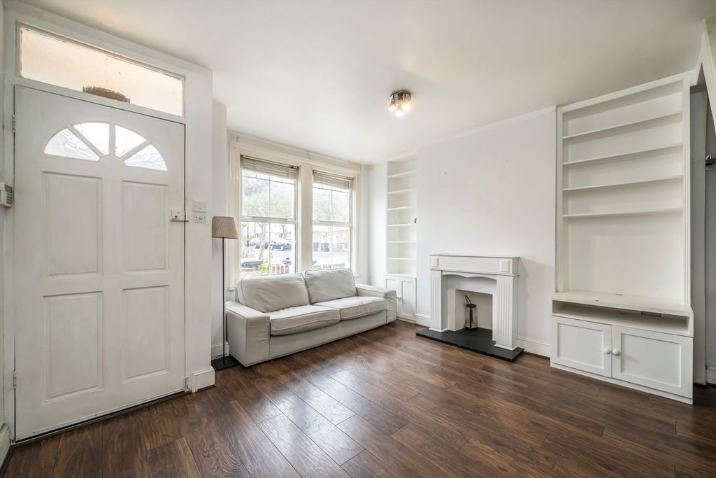 Property photo 2 of 8