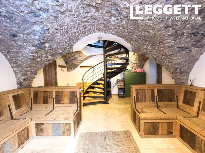 Property photo 3 of 10