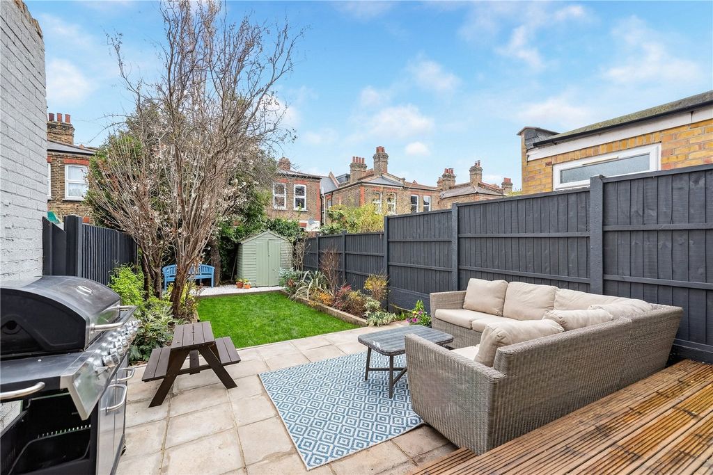 Property photo 3 of 19 Picture No. 25