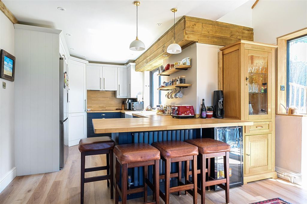 Property photo 3 of 24 1450620-3-69Efa7E7Cb820.Jpg