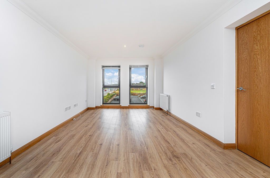 Property photo 3 of 18 Lounge With Open Plan Kitchen