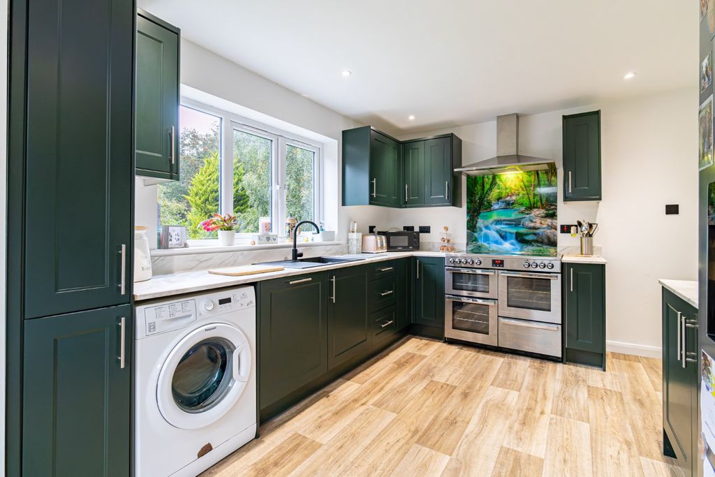 Property photo 3 of 26 4528417