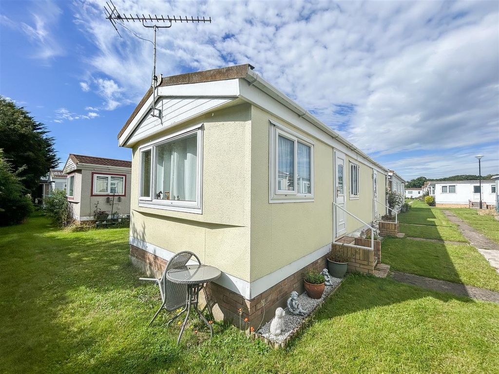 Property photo 1 of 8 Outside Front