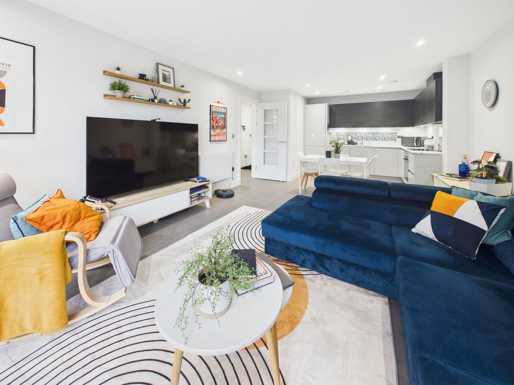 Property photo 3 of 6 Living/Dining