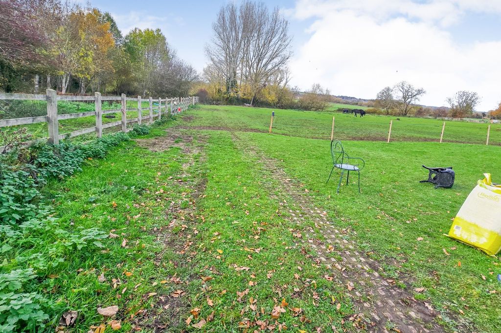 Property photo 3 of 6 Land To The North And West Of 19 Filgrave To A509, Filgrave, Milton Keynes Mk16 9Et