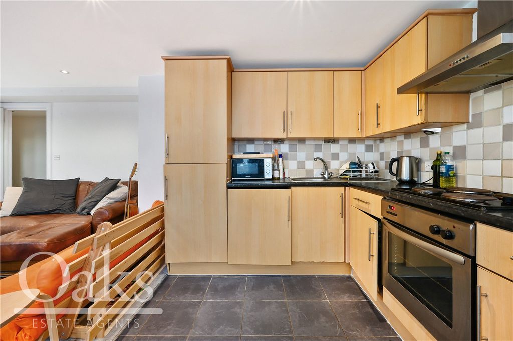 Property photo 3 of 8 Picture No. 17