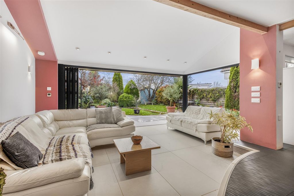 Property photo 3 of 26 Family Area