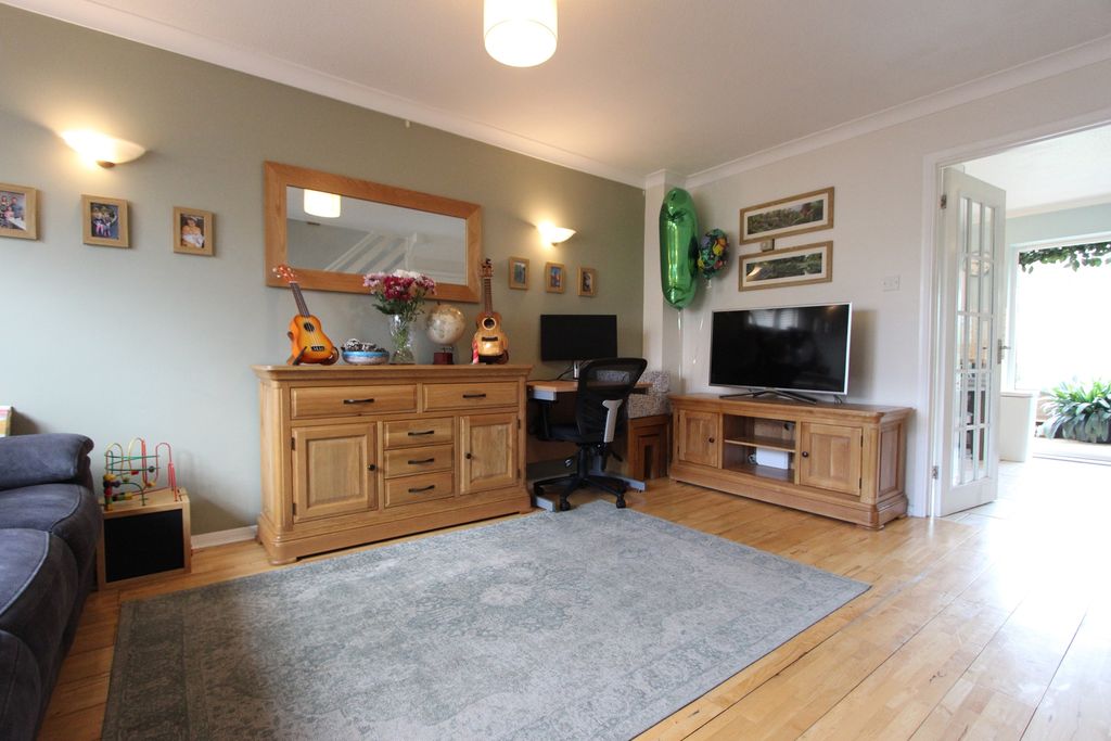 Property photo 2 of 13 Photo 9