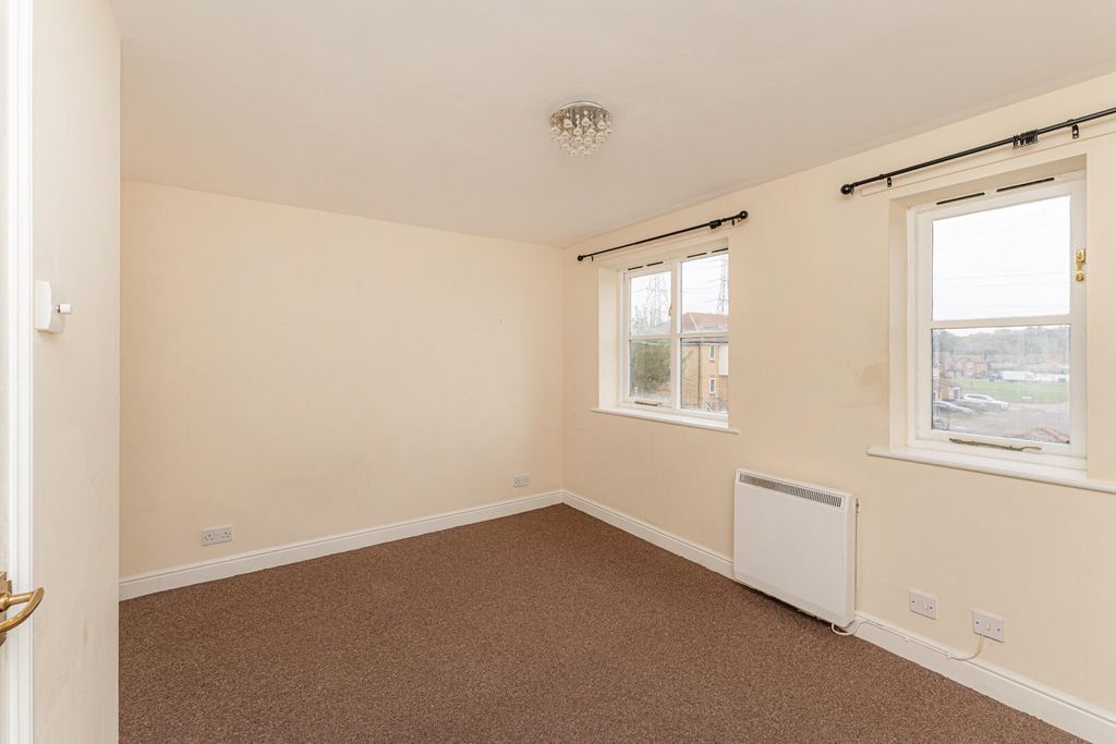 Property photo 3 of 11 Bedroom