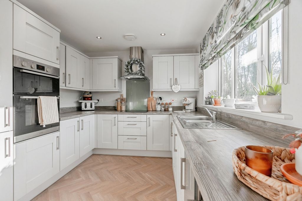 Property photo 2 of 20 Pbox-Img.Jpg