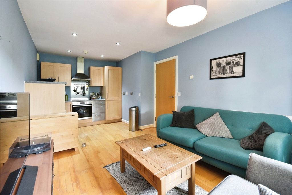 Property photo 1 of 14 Photography