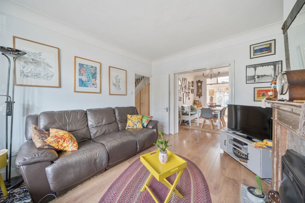 Property photo 2 of 21 Picture No. 17