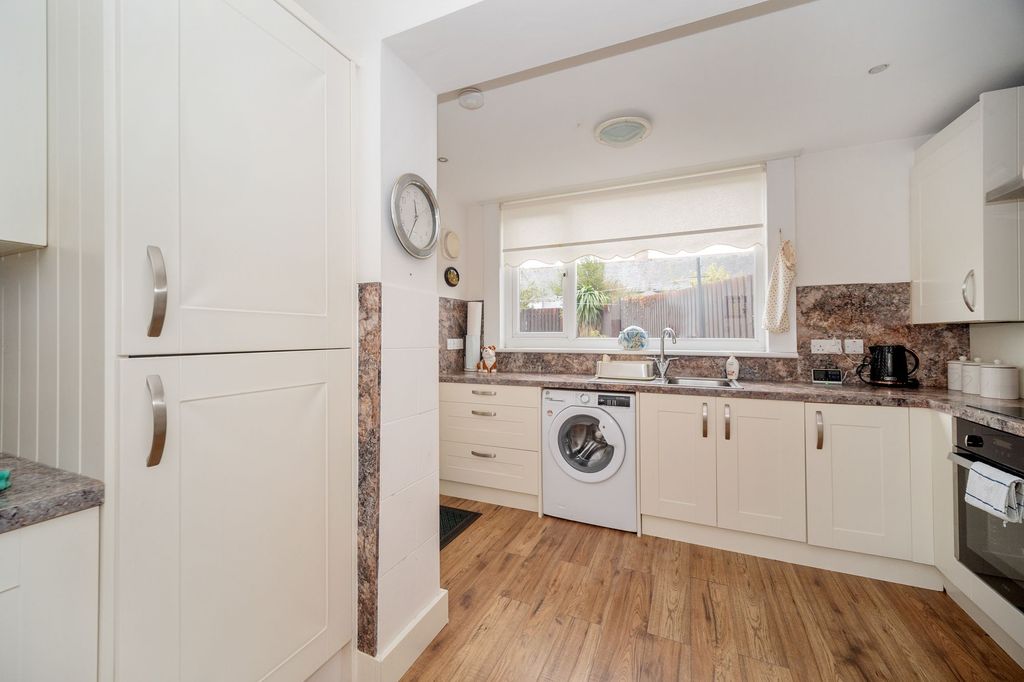 Property photo 3 of 22