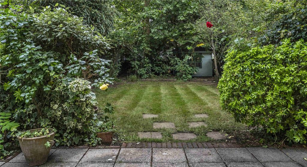 Property photo 3 of 20 Garden