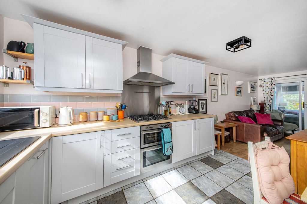 Property photo 3 of 17