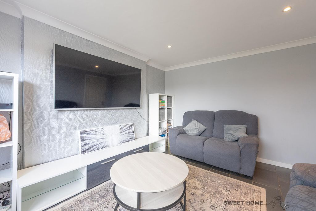 Property photo 3 of 34 Living Room