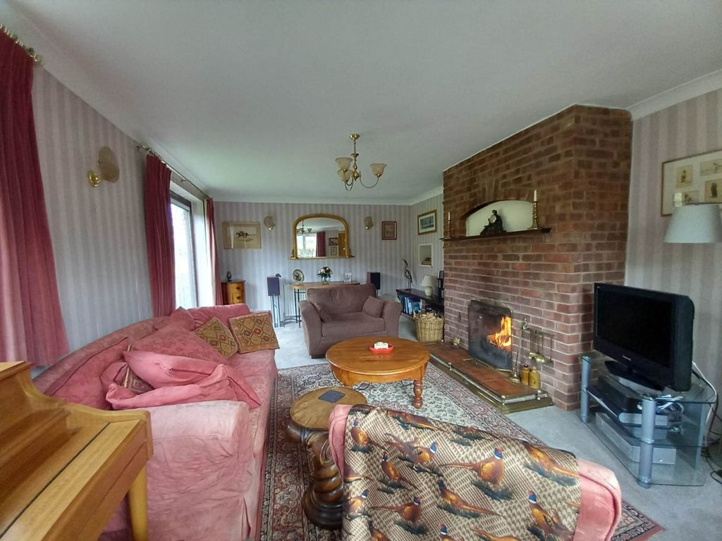 Property photo 2 of 13