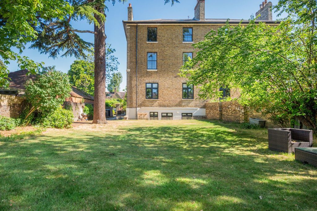 Property photo 3 of 10