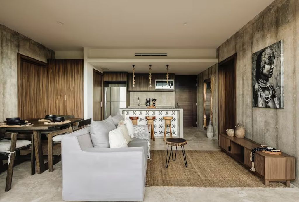 Property photo 2 of 36