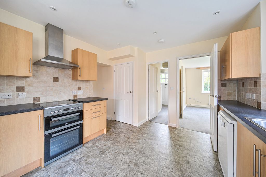 Property photo 2 of 16 1447667-11-69E0A6...