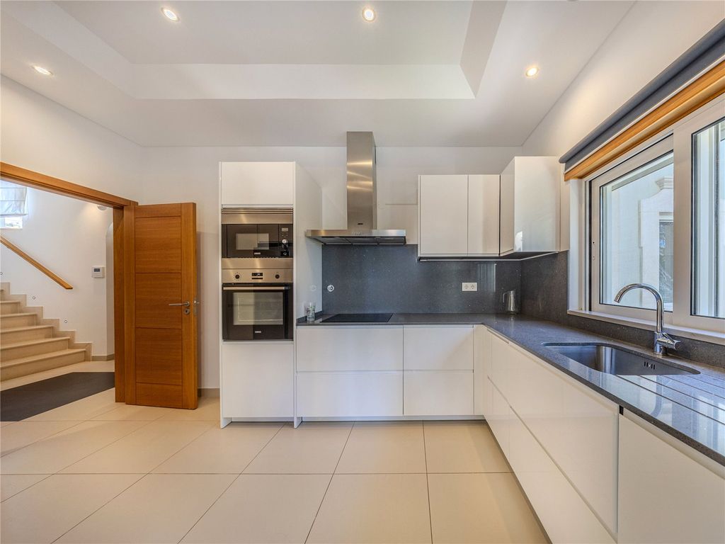 Property photo 3 of 15 Picture No. 31