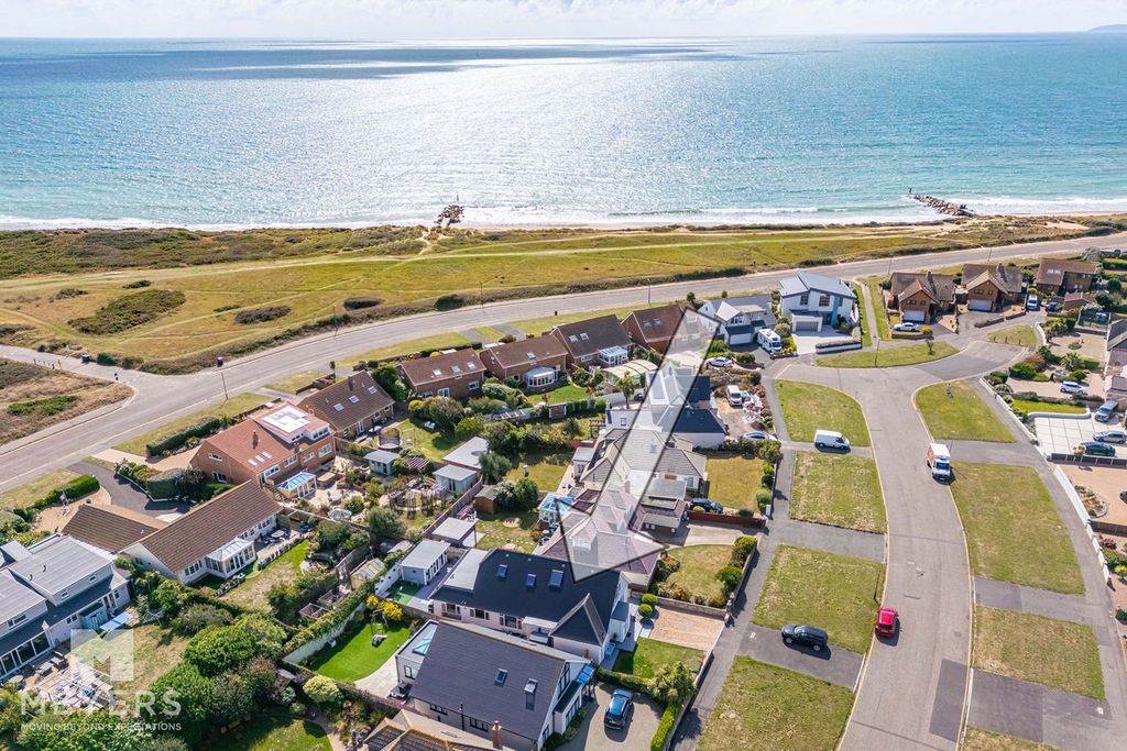 Property photo 2 of 45