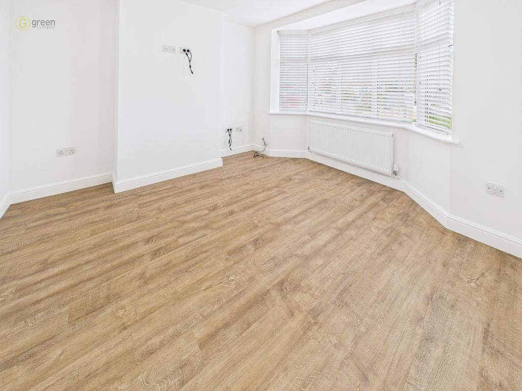 Property photo 3 of 32