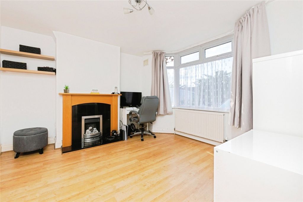Property photo 1 of 22 Picture No. 09