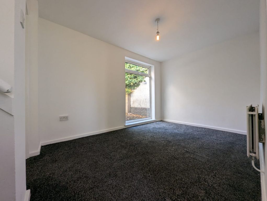 Property photo 3 of 8 Dining Room