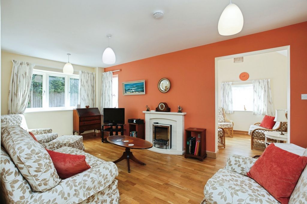 Property photo 2 of 18 Pbox-Img.Jpg