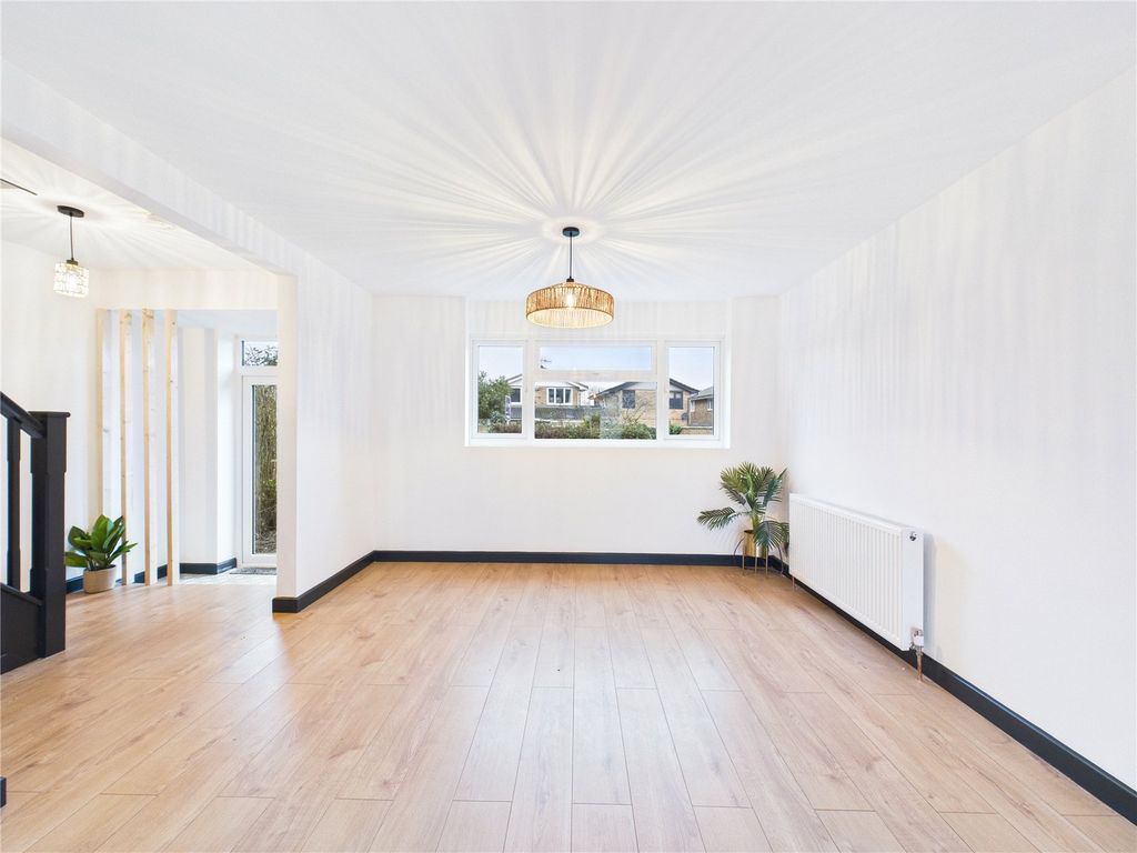 Property photo 1 of 18 Picture No. 04