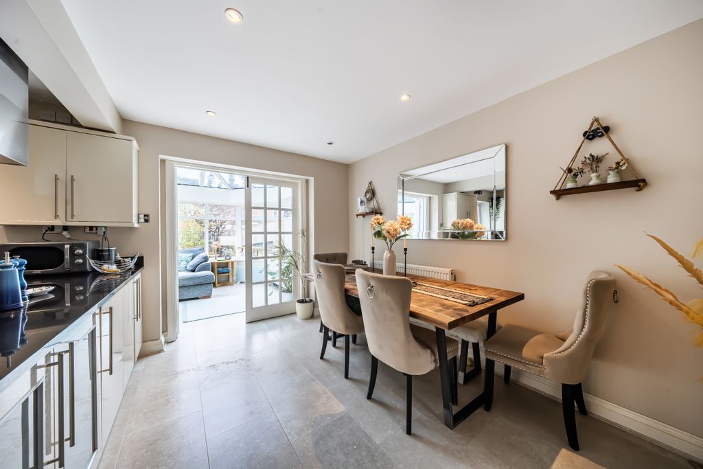 Property photo 2 of 14 152184213