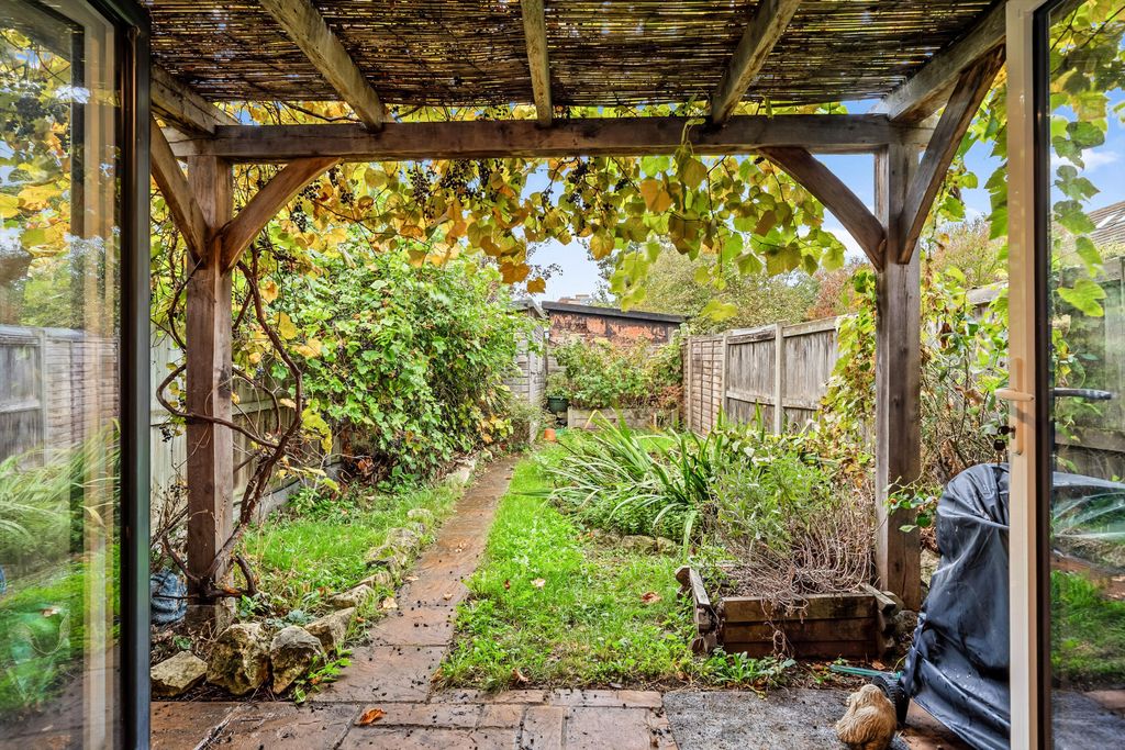 Property photo 2 of 16 Image